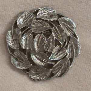 Vintage 1950s Silver Tone Leaf Brooch
